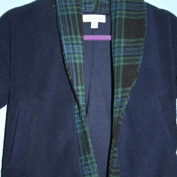 Free Assembly Fleece Jacket Sized XS - Picture 3 of 16